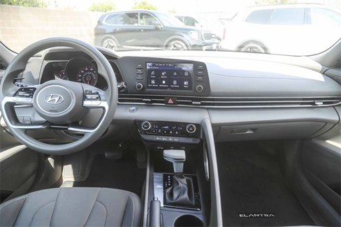 Used 2023 Hyundai Elantra SEL image 12
