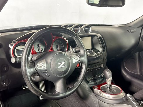 Used 2011 Nissan 370Z Touring w/ Sport Pkg image 12