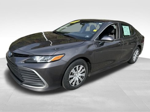Used 2022 Toyota Camry LE image 1