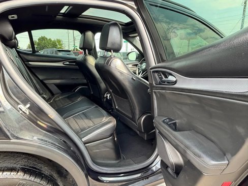 Used 2018 Alfa Romeo Stelvio Ti Sport image 10