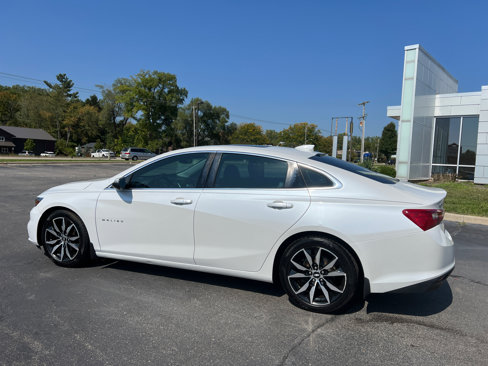 Used 2017 Chevrolet Malibu LT w/ Leather Package image 4