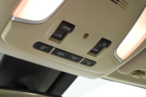 Used 2016 Toyota Prius image 21
