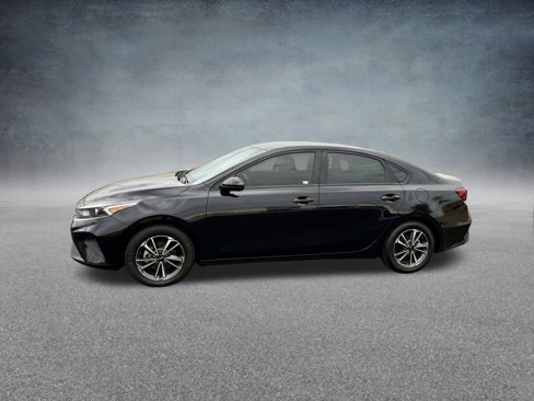 Used 2023 Kia Forte LXS image 7