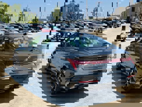 Certified 2024 Hyundai Elantra Limited image 10