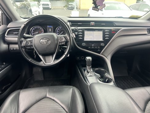 Used 2018 Toyota Camry SE image 6