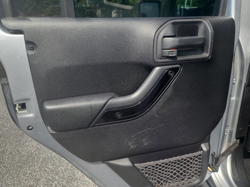 Used 2015 Jeep Wrangler Unlimited Sahara image 30