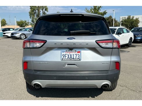 Used 2021 Ford Escape Titanium image 4