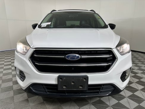 Used 2018 Ford Escape SE w/ SE Sport Appearance Package image 4