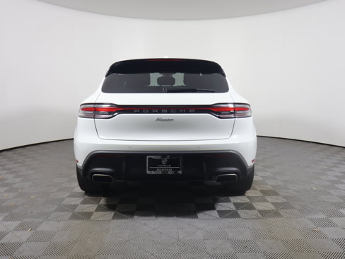 New 2025 Porsche Macan image 6