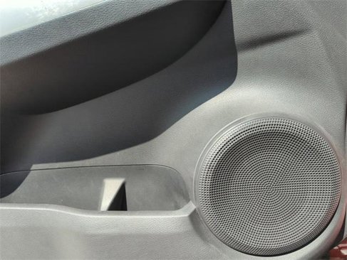 Certified 2020 Nissan Kicks SR image 27