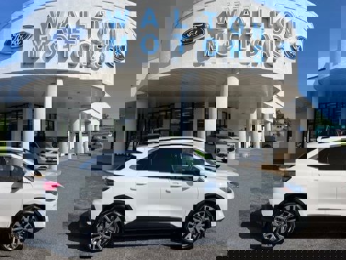 Used 2021 Ford Escape Titanium w/ Class II Trailer Tow Package image 1