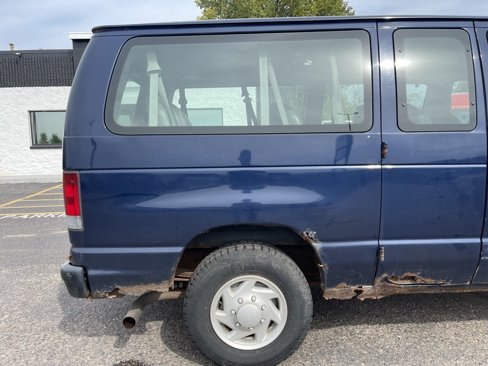 Used 2009 Ford E-350 and Econoline 350 XLT image 4