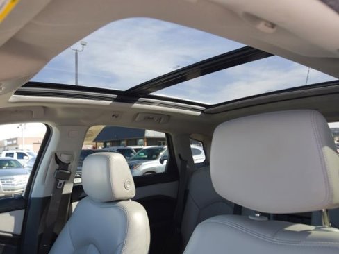 Used 2016 Cadillac SRX Premium w/ Driver Assist Package image 16