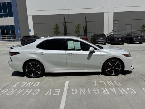 Used 2018 Toyota Camry XSE image 2