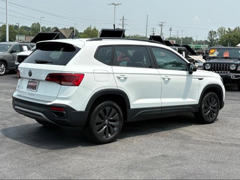 Used 2022 Volkswagen Taos S image 3