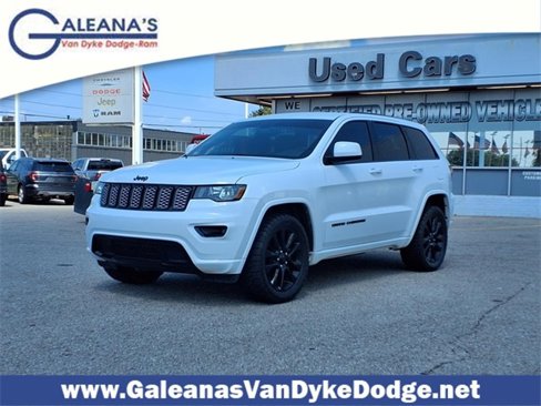 Used 2018 Jeep Grand Cherokee Altitude image 1