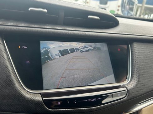 Used 2019 Cadillac XT5 FWD image 12