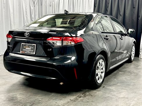 Used 2022 Toyota Corolla LE image 6