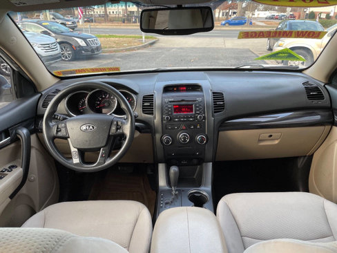 Used 2011 Kia Sorento LX w/ Convenience Pkg image 37