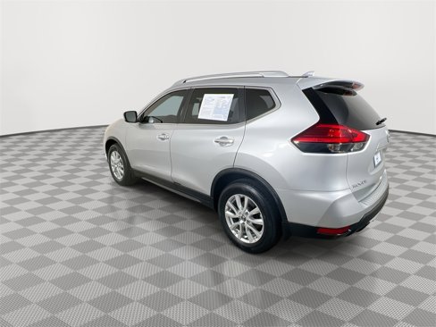 Used 2017 Nissan Rogue SV image 6