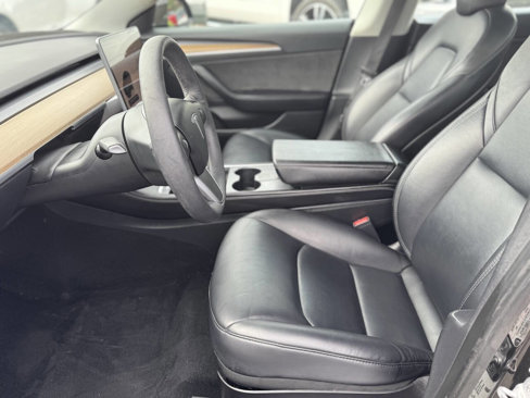 Used 2022 Tesla Model 3 Standard Range image 11