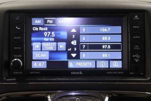 Used 2013 Chrysler Town & Country Touring image 27