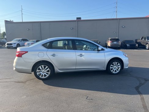 Used 2016 Nissan Sentra S image 5