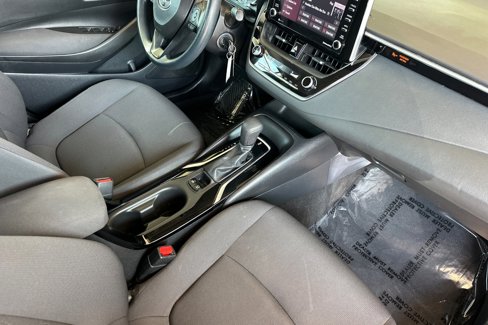 Used 2021 Toyota Corolla LE image 15