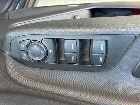 Used 2023 Chevrolet Equinox RS w/ RS Leather Package image 7