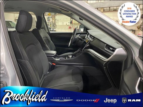 Used 2023 Jeep Grand Cherokee L Laredo image 22
