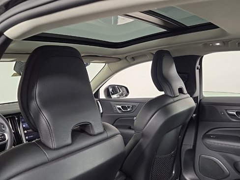 Certified 2025 Volvo S60 B5 Plus image 15
