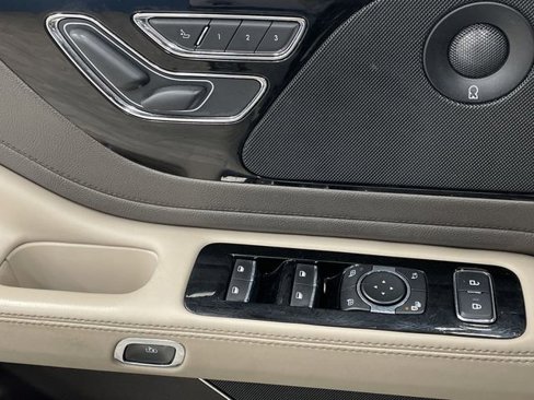 Used 2021 Lincoln Aviator Reserve image 32