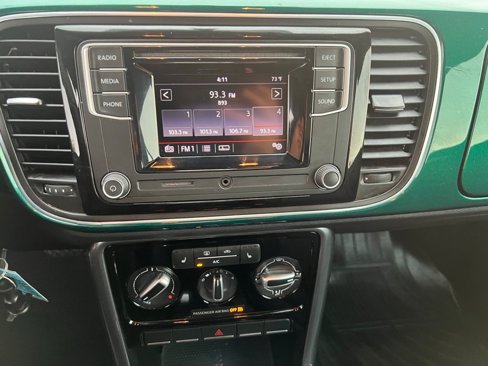 Used 2018 Volkswagen Beetle 2.0T S image 18