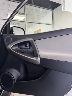 Used 2012 Toyota RAV4 4WD image 19