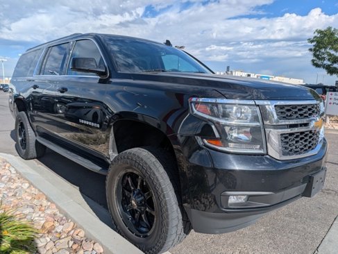 Used 2016 Chevrolet Suburban LT w/ Luxury Package image 3
