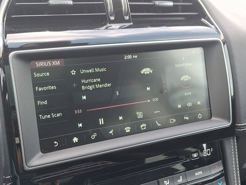 Used 2018 Jaguar F-PACE R-Sport image 20