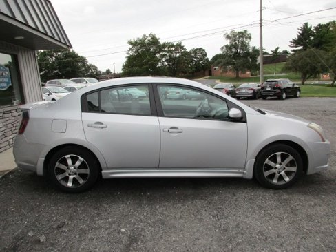 Used 2012 Nissan Sentra 2.0 SR w/ Special Edition Pkg image 9