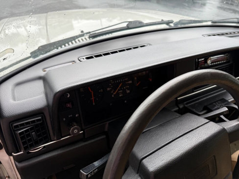 Used 1993 Volvo 240 Sedan image 9