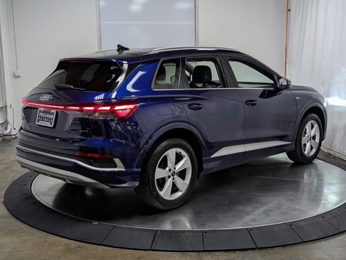 Used 2023 Audi Q4 e-tron Premium image 8