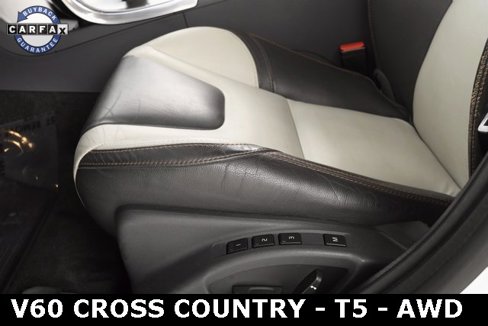 Used 2016 Volvo V60 T5 Cross Country w/ Climate Package image 19