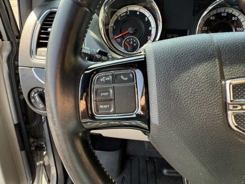 Used 2020 Dodge Grand Caravan SXT image 25
