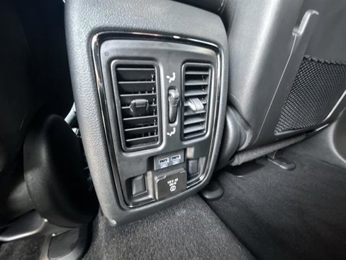 Used 2019 Jeep Grand Cherokee Limited image 22