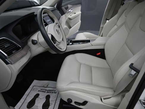 Certified 2024 Volvo XC90 B6 Plus image 13