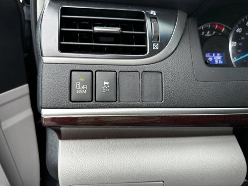 Used 2012 Toyota Camry SE image 12