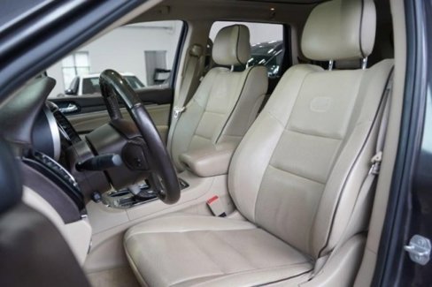 Used 2019 Jeep Grand Cherokee Overland image 17