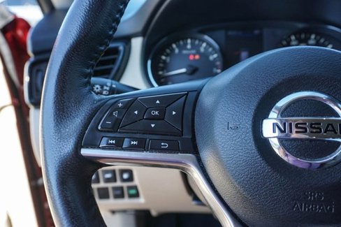 Used 2019 Nissan Rogue SV w/ Premium Package image 22