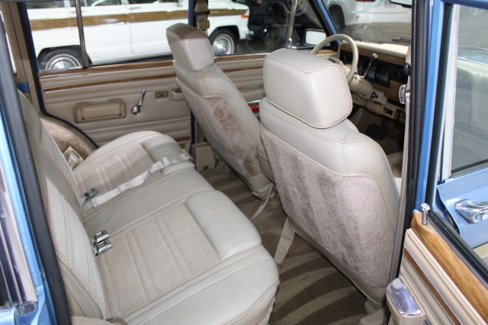Used 1991 Jeep Grand Wagoneer image 28