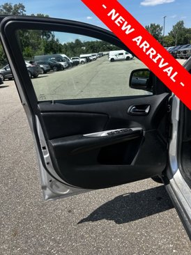 Used 2013 Dodge Journey SXT w/ Flexible Seating Group image 16
