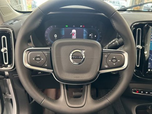 New 2025 Volvo XC40 B5 Core w/ Protection Package Premier image 9