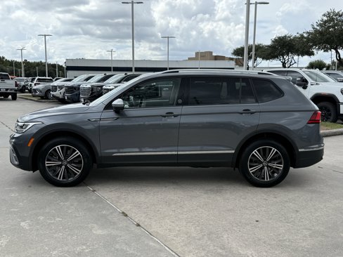 Used 2024 Volkswagen Tiguan Wolfsburg Edition image 8